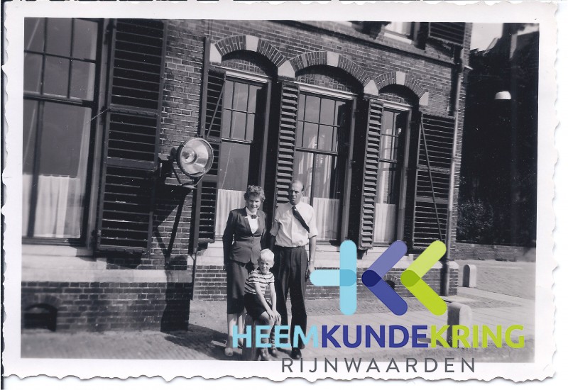 Douane Kantoor Guusta Wijker en Gerrit vdLaag Coll.HKR geschonken door H.vdLaag